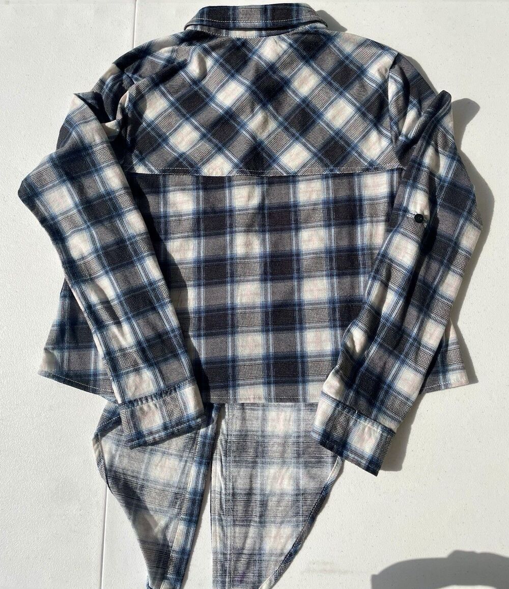 Fashion Nova Women’s Blue Plaid Button Down Flannel Shirt Size Small - Picture 2 of 8